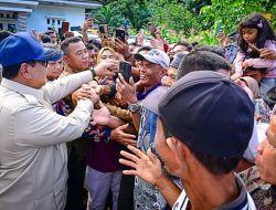 Presiden Prabowo Tinjau Kondisi Pengungsi dan Pembangunan Huntara di Agam