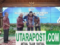 PWI Pusat Anugerahkan Anggota Kehormatan kepada Sultan HB X