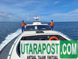 Kapal Polisi XXI-2014 Laksanakan Patroli Perairan dan Berikan Life Jacket kepada Nelayan di Teluk Saleh