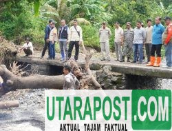 Tinjau Lokasi Banjir Obel-Obel, Gubernur NTB Salurkan Bantuan dan Intruksikan Mitigasi Komprehensif