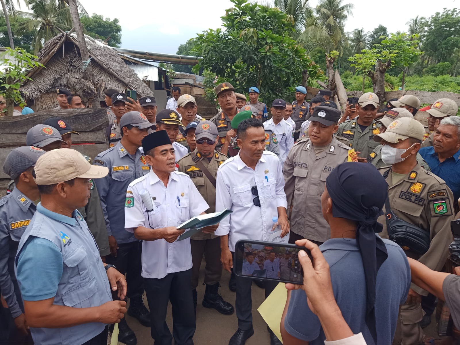 Resahkan Warga, Kafe di Desa Anyar Ditutup Aparat Gabungan
