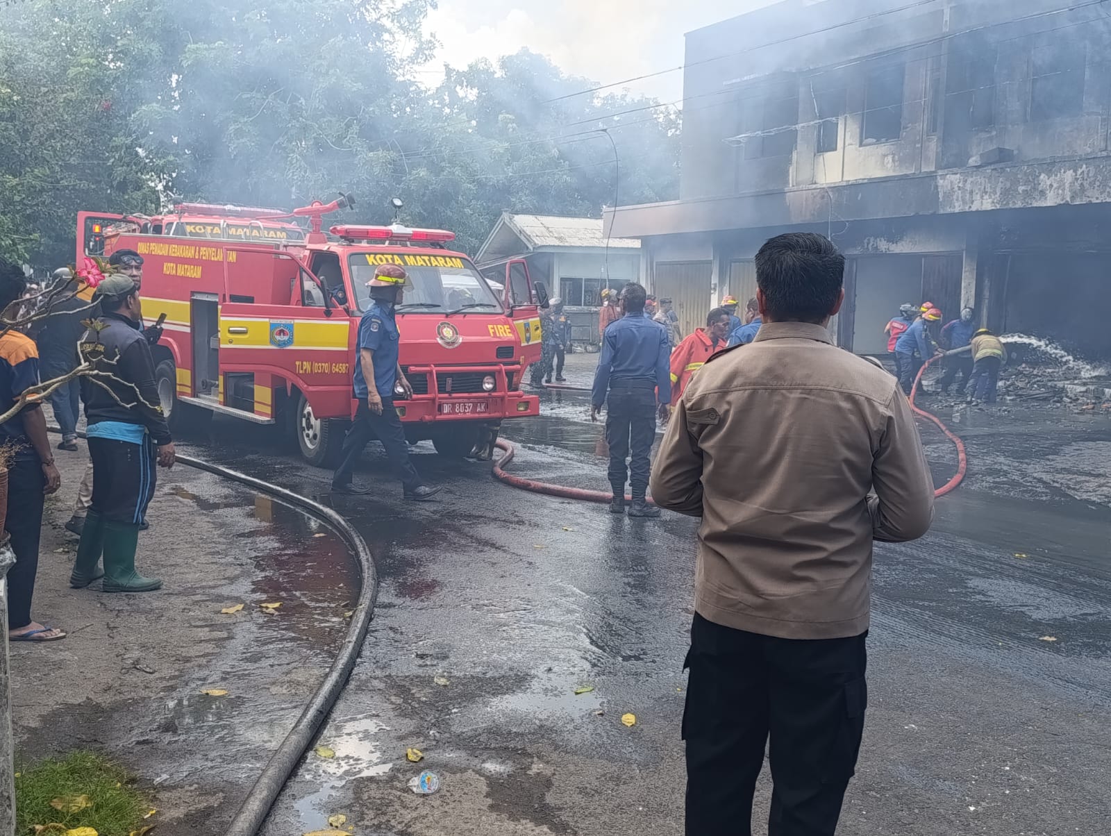 Gudang Oli di Ampenan Terbakar, Kerugian Ditaksir Rp2 Miliar