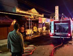Saat Menggoreng Ikan Warung Nasi di Ampenan Terbakar, Kerugian Capai Rp25 Juta
