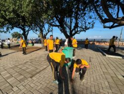 Bersih Pantai Ampenan Rutin, Ditpolairud Polda NTB Ajak Masyarakat Peduli Lingkungan