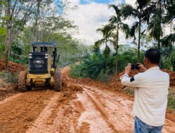 Belasan Hari Berjibaku dengan Lumpur, Gotong Royong di Jirak Jaya Buka Kembali Akses Warga