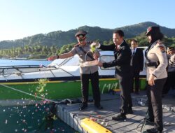 Sambut Hari Bhayangkara Ke-80: Kenang Jasa Pahlawan, Polres Lombok Utara Larung Bunga di Teluk Nara