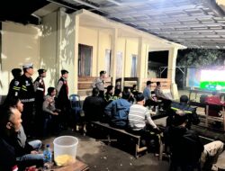 Polsek Gunungsari Rangkul Warga Lewat Nobar Piala Dunia 2026