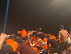 Seluruh Penumpang Selamat, Tim Gabungan Evakuasi Kapal Wisata KM Armada Mulia Alami Kecelakaan Laut di Perairan Bima