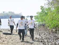 Peringati Hari Mangrove Sedunia dan HUT ke-62, Bank NTB Syariah Tanam Mangrove di Kawasan Ekowisata Paremas