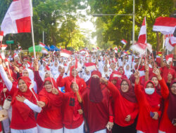 Sambut HUT Ke-81 RI, Ribuan Bendera Merah Putih Dibagikan kepada Masyarakat