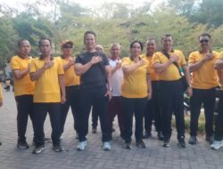 Jaga Kebugaran dan Soliditas, Polsek Mataram Gelar Jalan Santai Bersama di RTH Petemon