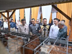 Dukung Program Desa Berdaya, Bank NTB Syariah Salurkan Bantuan Budidaya Ayam Petelur untuk Masyarakat Desa Lendang Nangka Utara