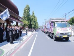 Usai Upacara HUT RI Ke-81, Kapolda NTB Lepas 8 Truk Bantuan untuk Korban Gempa NTT
