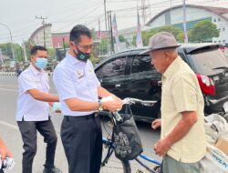 Cegah Dampak Kabut Asap, BKPSDM Muba Bagikan Masker ke Masyarakat