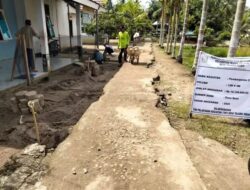 Diduga Pengerjaannya Tidak Sesuai, Pembangunan Conblock Halaman Puskesmas Talang Indah Jadi Sorotan