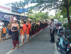 Tradisi Maulud Adat Bayan Digelar, Polisi Kawal Prosesi Sakral Menuju Masjid Kuno