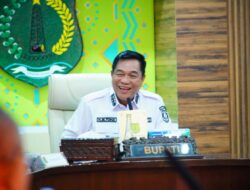 Pimpin Rapat Evaluasi Penanganan Karhutbunlah, Bupati Toha Imbau Warga Gunakan Masker dan Kurangi Aktivitas di Luar