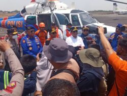 Helikopter Dauphin Polri Terbang ke Laut Kalimantan, Kombes Agus Herli Pimpin Misi Evakuasi Korban KM Virgo