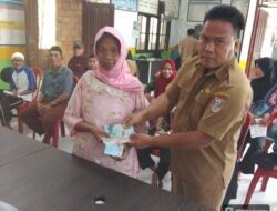 Kades Sanusi Tegaskan BLT DD Talang Lubuk Harus Dimanfaatkan untuk Kebutuhan Keluarga