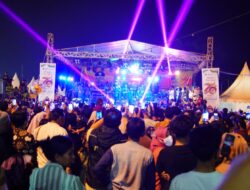 Sukses Hibur Warga! Gula-Gula hingga Bercanda, Elvy Sukaesih Bikin Malam HUT Muba Pecah