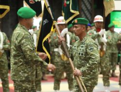 Pangdam Mayjen TNI Edi Saputra Terima Penyerahan Kodal Kodam XXX/Rinambora Rangkaian Sertijab Pejabat TNI AD