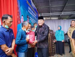 Serap Aspirasi Warga dan Salurkan Bantuan Sembako, Bupati Toha Turun Langsung ke Bayung Lencir